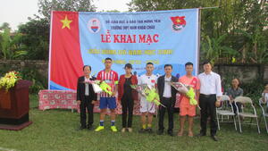 Khai mạc giải bóng đá nam học sinh trường THPT Nam Khoái Châu