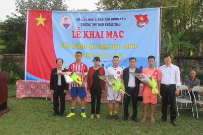 Khai mạc giải bóng đá nam học sinh trường THPT Nam Khoái Châu